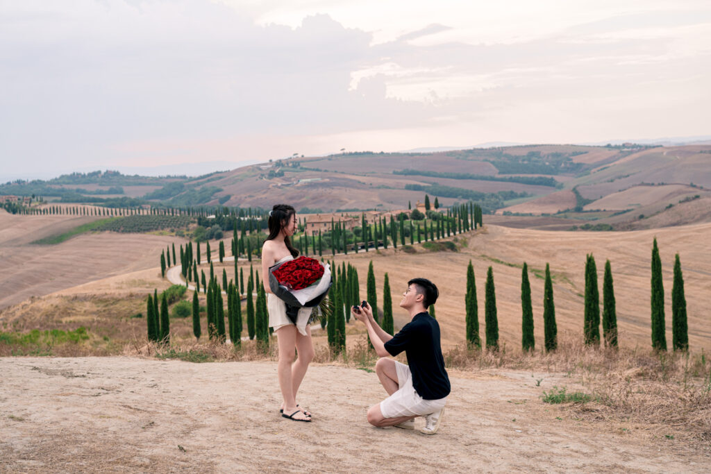 Proposal wedding photographer agriturismo baccoleno Siena