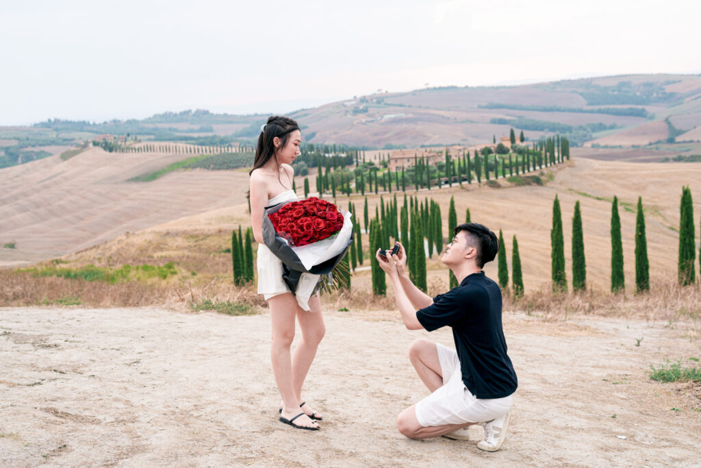 Proposal wedding photographer agriturismo baccoleno Siena