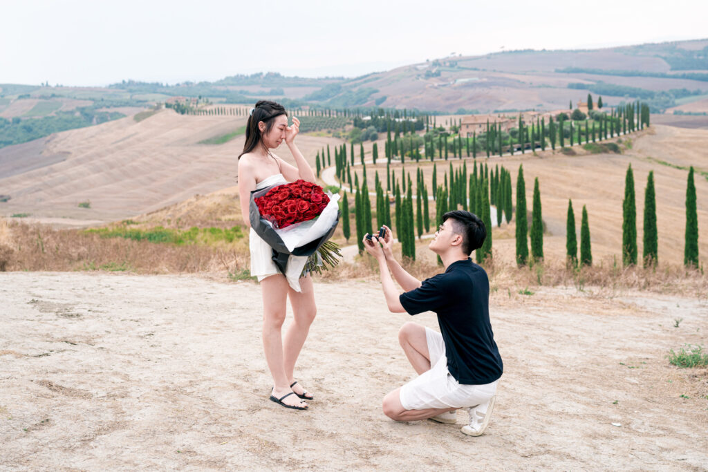 Proposal wedding photographer agriturismo baccoleno Siena