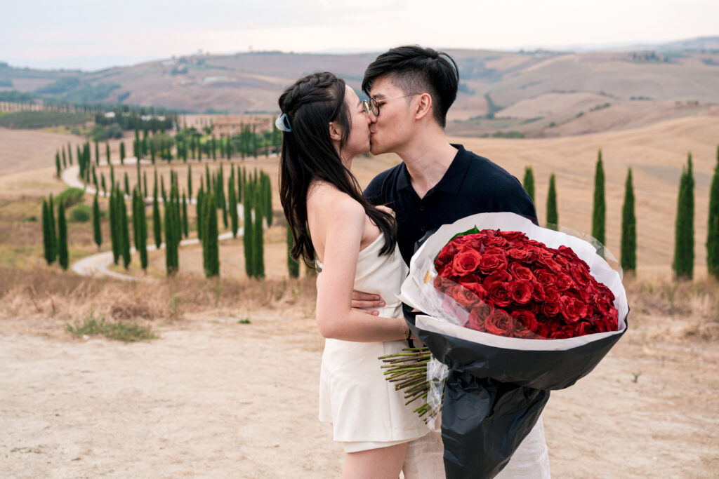 Proposal wedding photographer agriturismo baccoleno Siena