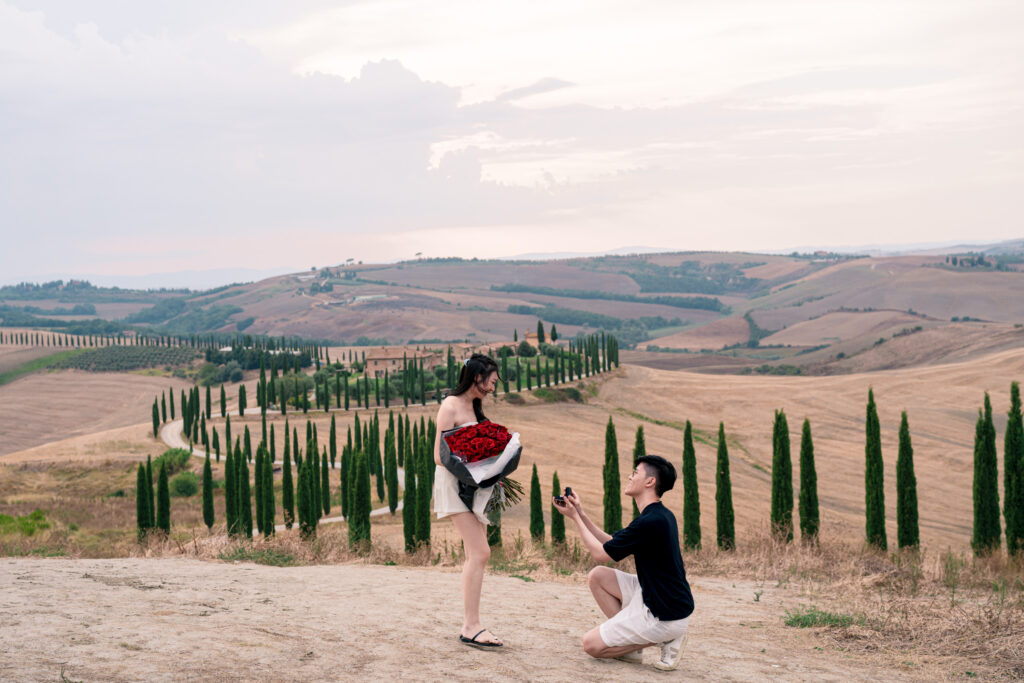 Proposal wedding photographer agriturismo baccoleno Siena