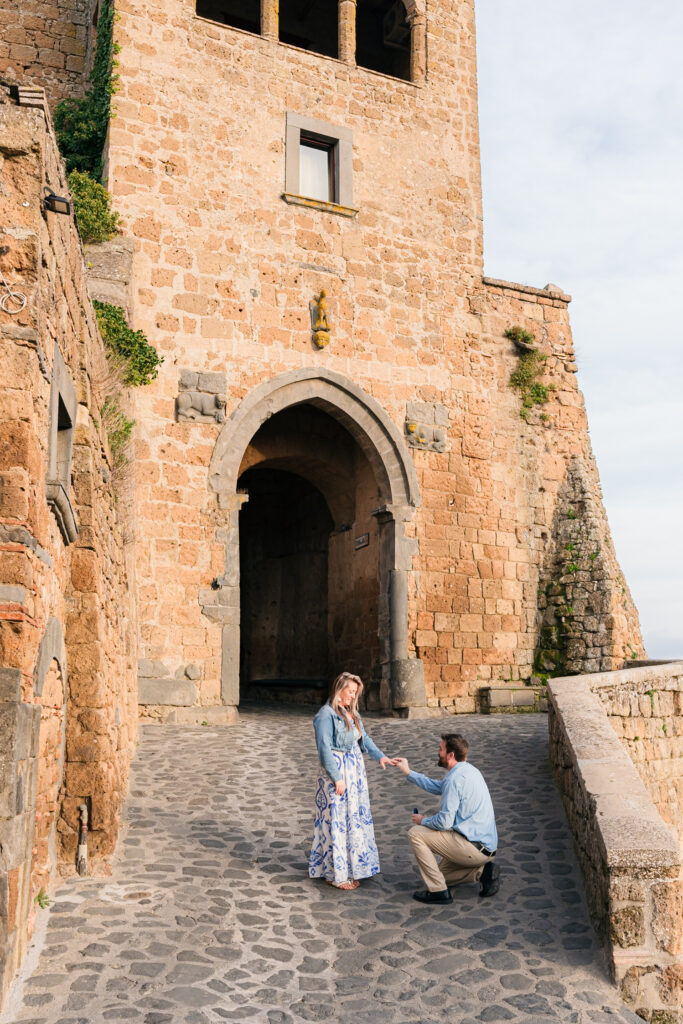 Proposal photographer in Civita di Bagnoregio